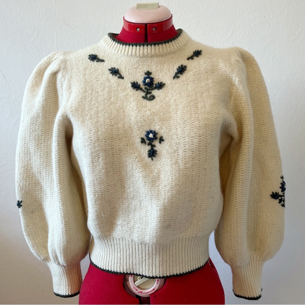 Vintage Embroidered Wool Sweater Muhlebach+Birrer | 46 Small | Swiss Cottagecore
